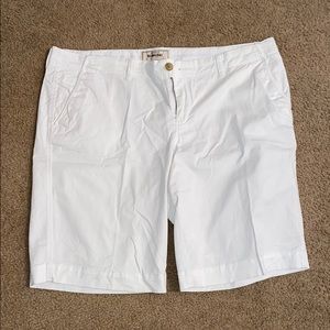 🌺 Old Navy Perfect Bermuda Short 16
